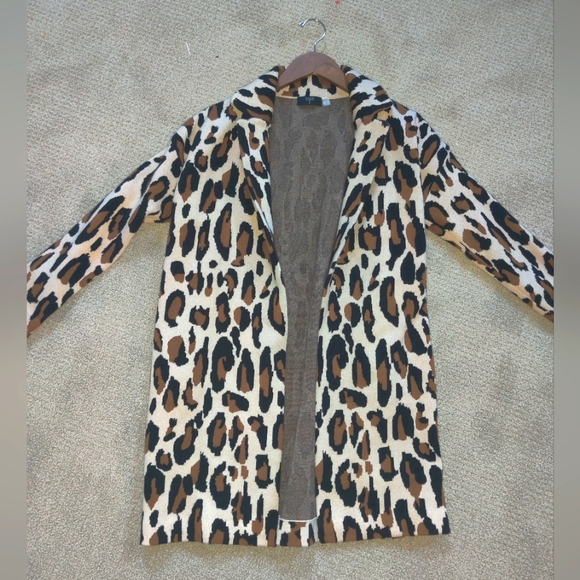 Tahari Animal Print Cardigan - Size M/L - Picture 5 of 9